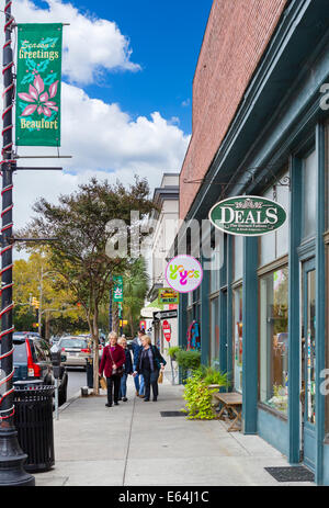 Negozi su Bay Street nel centro storico di Beaufort, South Carolina, STATI UNITI D'AMERICA Foto Stock