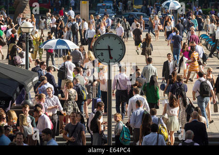 Sera Rush Hour - Canary Wharf - Londra Foto Stock