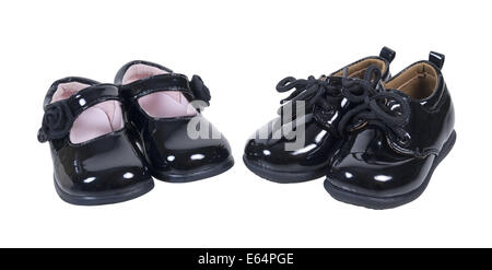 In pelle nera lucida formale di scarpe per bambini per i ragazzi e le ragazze in occasioni speciali - percorso incluso Foto Stock