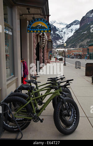 Fat Tire noleggio cicli, Telluride, la storica città di miniere e ski resort, San Juan Mountains, San Miguel County, Colorado, STATI UNITI D'AMERICA Foto Stock