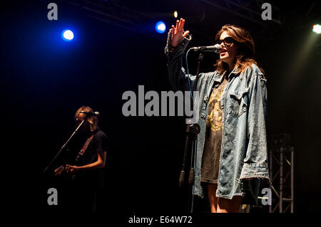 Hong Kong. 14 Ago, 2014. Sky Ferreira suona dal vivo a Hong Kong il 14 agosto 2014 a Kitec Exhibition Centre di Hong Kong. Foto Stock