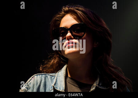 Hong Kong. 14 Ago, 2014. Sky Ferreira suona dal vivo a Hong Kong il 14 agosto 2014 a Kitec Exhibition Centre di Hong Kong. Foto Stock