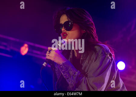 Hong Kong. 14 Ago, 2014. Sky Ferreira suona dal vivo a Hong Kong il 14 agosto 2014 a Kitec Exhibition Centre di Hong Kong. Foto Stock