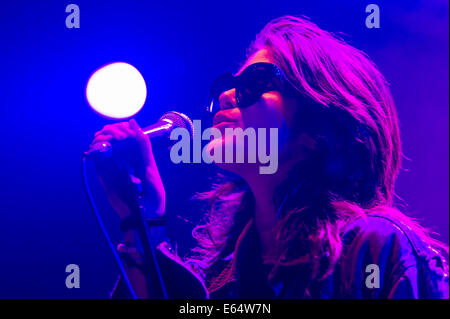 Hong Kong. 14 Ago, 2014. Sky Ferreira suona dal vivo a Hong Kong il 14 agosto 2014 a Kitec Exhibition Centre di Hong Kong. Foto Stock