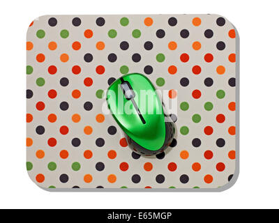 Il mouse del computer sul tappeto isolato Foto Stock