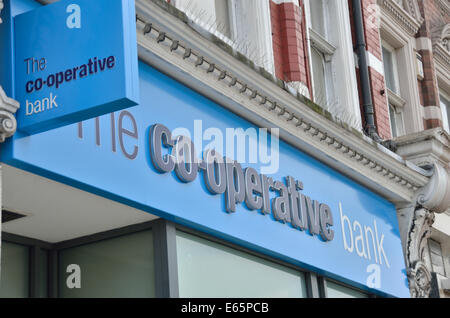 La Cooperativa Banca, Golders Green, Londra, Regno Unito. Foto Stock