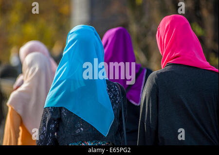 I musulmani le donne a Praga Foto Stock