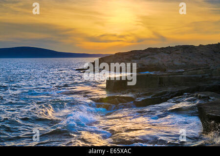 Tramonto, Schoodic punto, Schoodic Peninsula, Parco Nazionale di Acadia, Maine, Stati Uniti d'America Foto Stock