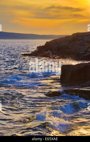 Tramonto, Schoodic punto, Schoodic Peninsula, Parco Nazionale di Acadia, Maine, Stati Uniti d'America Foto Stock