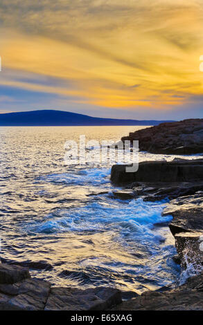 Tramonto, Schoodic punto, Schoodic Peninsula, Parco Nazionale di Acadia, Maine, Stati Uniti d'America Foto Stock