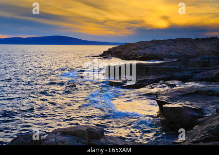 Tramonto, Schoodic punto, Schoodic Peninsula, Parco Nazionale di Acadia, Maine, Stati Uniti d'America Foto Stock