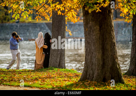 I musulmani le donne a Praga Foto Stock