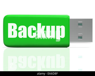 Backup pen drive che mostra dati di archiviazione di Storage o un trasferimento di file Foto Stock