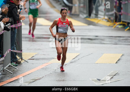 Zurigo, Svizzera. 16 Ago, 2014. Sabrina Mockenhaupt di Germania compete nel femminile di maratona al Campionato Europeo di Atletica 2014 a Zurigo, Svizzera, 16 agosto 2014. Foto: Bernd Thissen/dpa/Alamy Live News Foto Stock