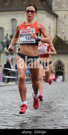 Zurigo, Svizzera. 16 Ago, 2014. Sabrina Mockenhaupt di Germania compete nella maratona femminile al Campionato Europeo di Atletica 2014 a Zurigo, Svizzera, 16 agosto 2014. Foto: Rainer Jensen/dpa/Alamy Live News Foto Stock