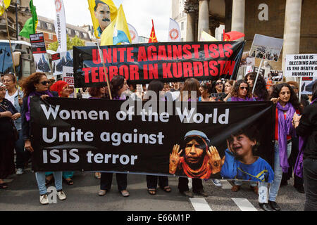 16/08/2014 , Londra, Regno Unito British curdi marciando per dimostrare la loro rabbia contro ISIS violenza in Iraq. I manifestanti sono particolarmente preoccupati per la donna di destino nelle mani di militanti di ISIS. © bramma1/PPP/Alamy Live News Credito: marciapiede immagini stampa/Alamy Live News Foto Stock