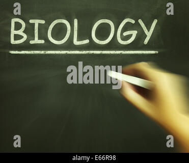 Biologia Chalk mostrante la scienza delle cose viventi Foto Stock