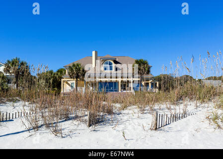 Tipica casa sulla spiaggia all'estremità nord di Myrtle Beach, Carolina del Sud, STATI UNITI D'AMERICA Foto Stock
