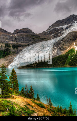 Scenic trekking in montagna viste, Berg Lago Trail, Monte Robson Parco Provinciale della Columbia britannica in Canada Foto Stock