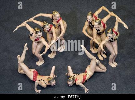 Berlino, Germania. 16 Ago, 2014. Trentaduesima LEN Campionati Europei, team syncronised nuoto. Germania Synchro Team libero credito finale: Azione Plus sport/Alamy Live News Foto Stock
