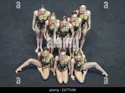 Berlino, Germania. 16 Ago, 2014. Trentaduesima LEN Campionati Europei, team syncronised nuoto. La Russia Synchro Team libero credito finale: Azione Plus sport/Alamy Live News Foto Stock