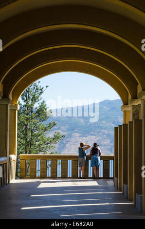 Balcone alla missione della famiglia Hill Station Wagon vini Okanagan Valley, Kelowna, interior British Columbia, BC, Canada. Foto Stock