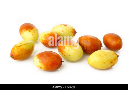 Il cinese giuggiolo frutti su sfondo bianco Foto Stock