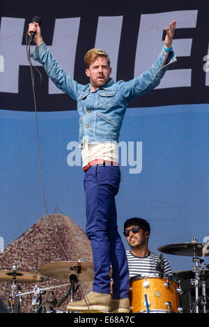 Kaiser Chiefs suona V Festival Hylands Park il 16/08/2014, Chelmsford. Persone nella foto: Ricky Wilson. Foto di Julie Edwards Foto Stock