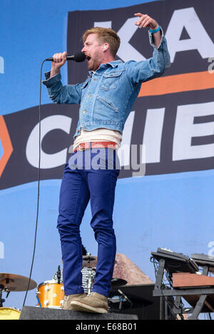 Kaiser Chiefs suona V Festival Hylands Park il 16/08/2014, Chelmsford. Persone nella foto: Ricky Wilson. Foto di Julie Edwards Foto Stock