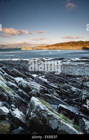 Rocce e Spiaggia Glenuige, a Ardnamurchan, Scozia Foto Stock