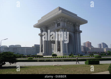 Arco di Trionfo, l'Arco di Trionfo a Pyongyang, Corea del Nord Foto Stock