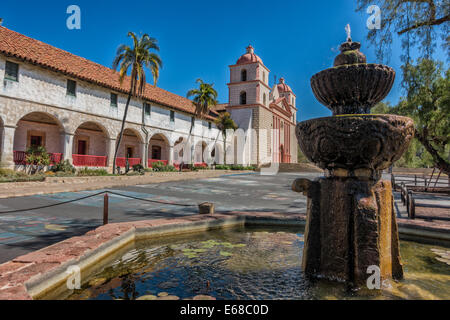 La storica di Santa Barbara Missione spagnola in California, Stati Uniti d'America Foto Stock