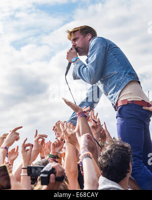 Kaiser Chiefs suona V Festival Hylands Park il 16/08/2014, Chelmsford. Persone nella foto: Ricky Wilson. Foto di Julie Edwards Foto Stock