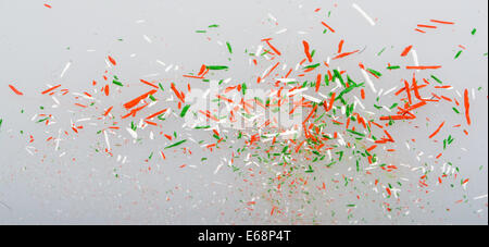 Trucioli di rosso verde e bianco matite Foto Stock