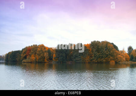 Tardo Autunno River Foto Stock