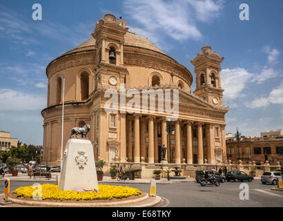 Santa Maria Rotonda chiesa a cupola (duomo di Mosta), Mosta, Malta. Foto Stock