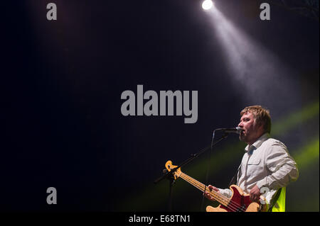 Jimi Goodwin esegue sul lontano fuori fase al Green Man Festival 2014. Foto Stock