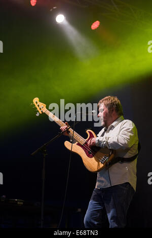 Jimi Goodwin esegue sul lontano fuori fase al Green Man Festival 2014. Foto Stock