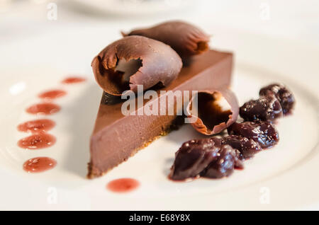 Il cioccolato fatto illecito dessert cucina cibo al ristorante Alfies in Jumeirah Emirates Towers Hotel, Dubai, Emirati Arabi Uniti EMIRATI ARABI UNITI. Foto Stock