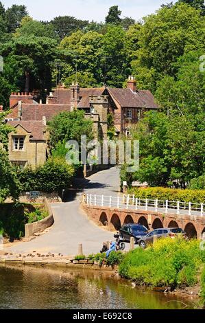 Vista lungo il fiume Severn verso l'alto Arley, Arley, Worcestershire, Inghilterra, Regno Unito, Europa occidentale. Foto Stock