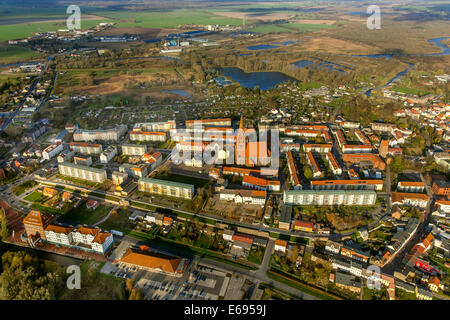 Vista aerea, città anseatica di Demmin con San Bartoholomaei Chiesa, Demmin, Müritz Lake District Foto Stock