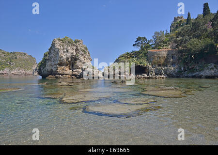 Costa di Taormina Mare, Isola Bella, Provincia di Messina, Sicilia, Italia Foto Stock