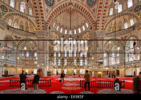 La Moschea Fatih, Fatih Camii o conquistatore la moschea, distretto di Fatih, Istanbul, parte europea, Turchia Foto Stock