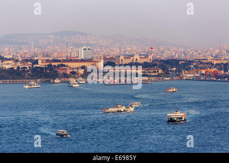 Caserma Selimiye e Marmara University, Kadiköy, sul Bosforo, vista dalla Torre di Galata, Istanbul, parte asiatica, Turchia Foto Stock
