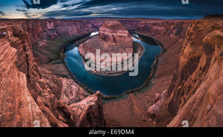 Formazione di roccia in curva Horseshoe Canyon, Pagina, Arizona, Stati Uniti Foto Stock