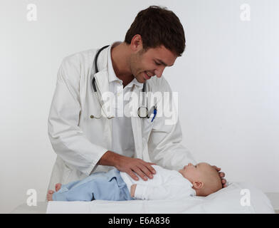 Baby,l'esame,pediatra Foto Stock