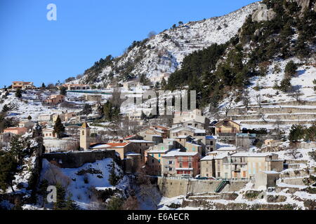 Il villaggio di Toudon nel Prealpes d'Azur parco regionale, Alpes-Maritimes, Francia Foto Stock