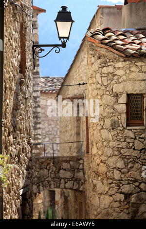 Il medievale borgo arroccato di Peillon. Foto Stock