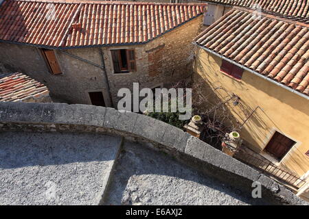 Il medievale borgo arroccato di Peillon. Foto Stock