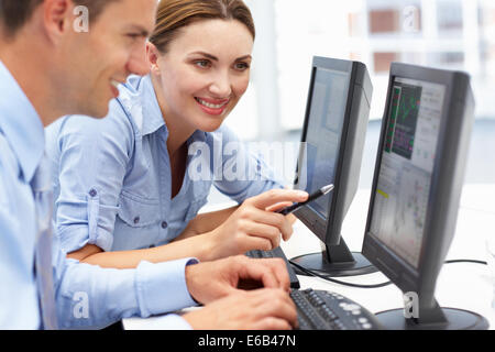 Il lavoro di squadra,Assistente di Office,i colleghi Foto Stock